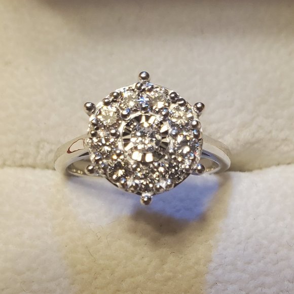The brand new, beautiful design 14K white gold diamond ring - Picture 4 of 7